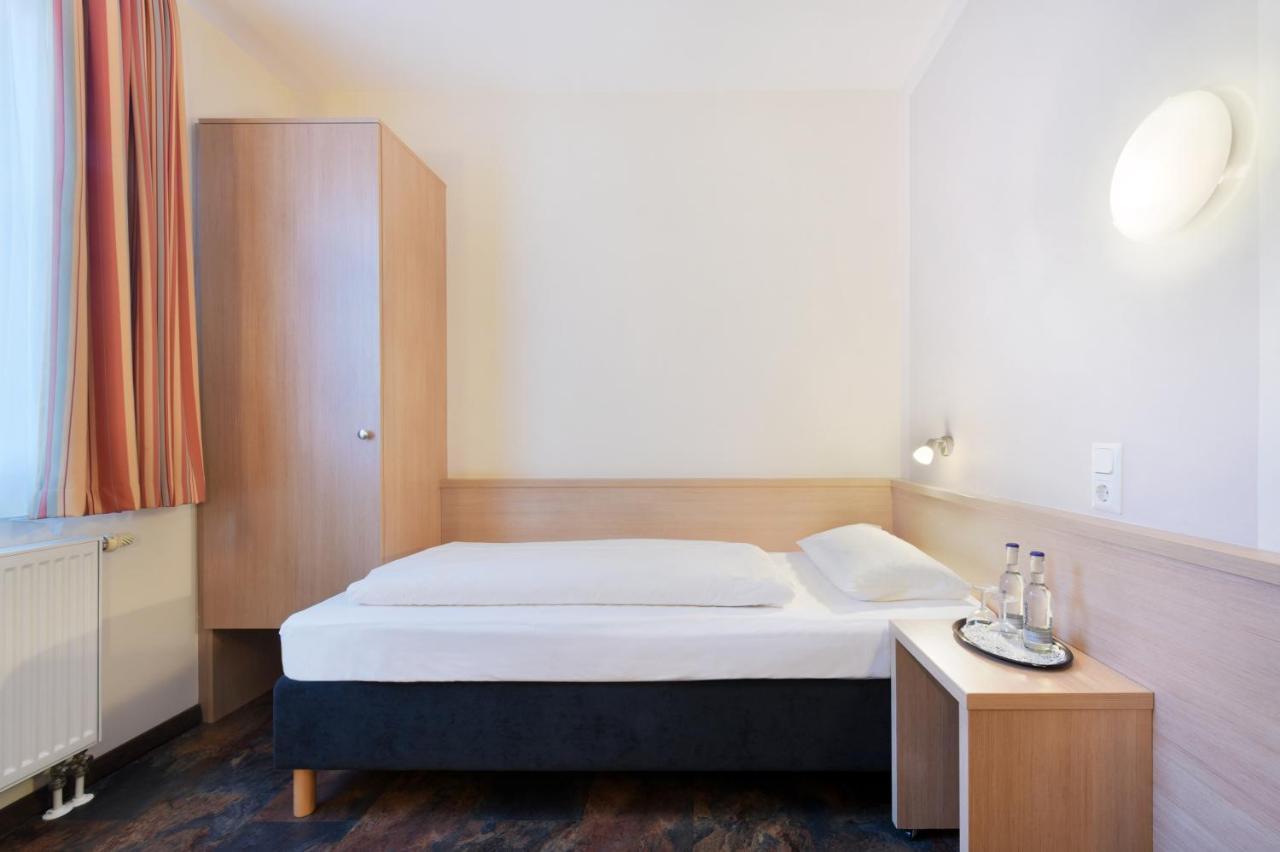 Meinhotel Hamborg Eksteriør billede